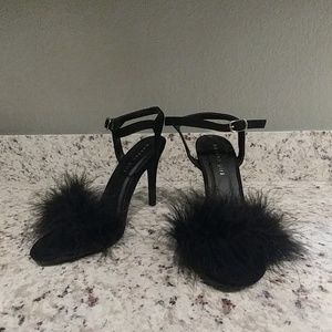Feather fur black heels size 7 pin up 50s